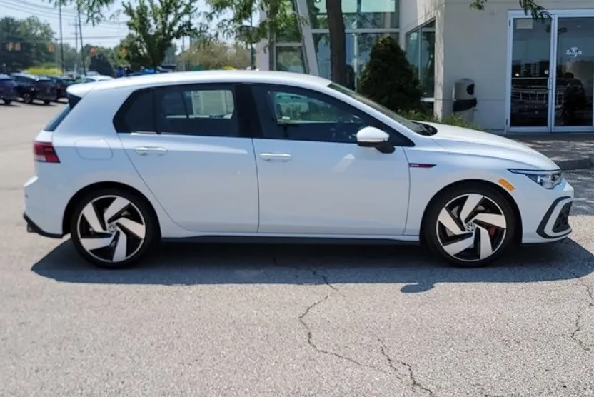 2024 Volkswagen Golf GTI S photo 1