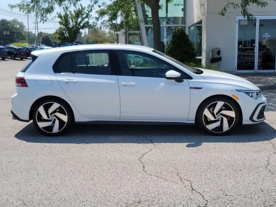 2024 Volkswagen Golf GTI S photo 1