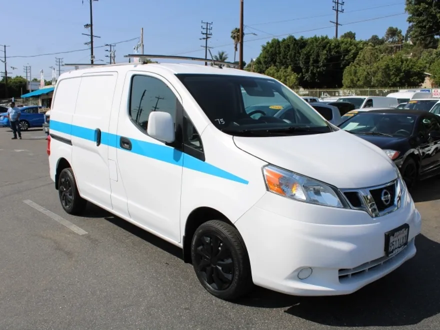 2017 Nissan NV200 S photo 1