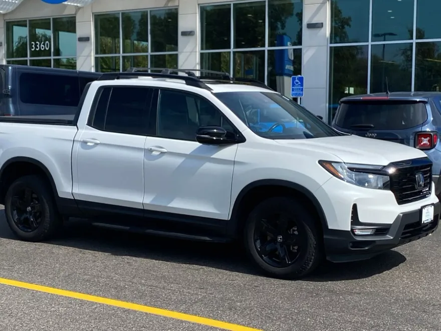 2023 Honda Ridgeline Black Edition photo 1