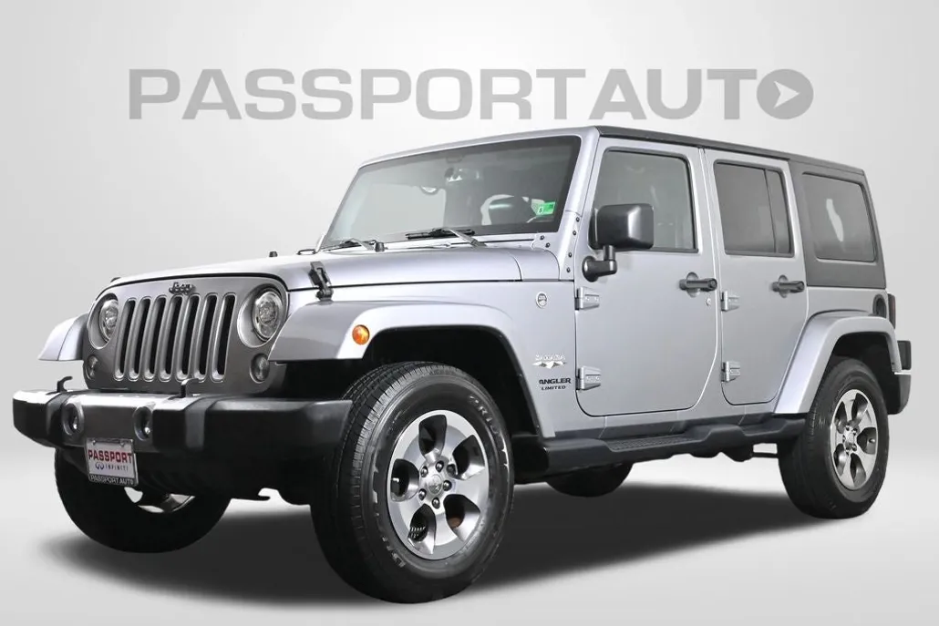 2017 Jeep Wrangler Unlimited Sahara photo 1