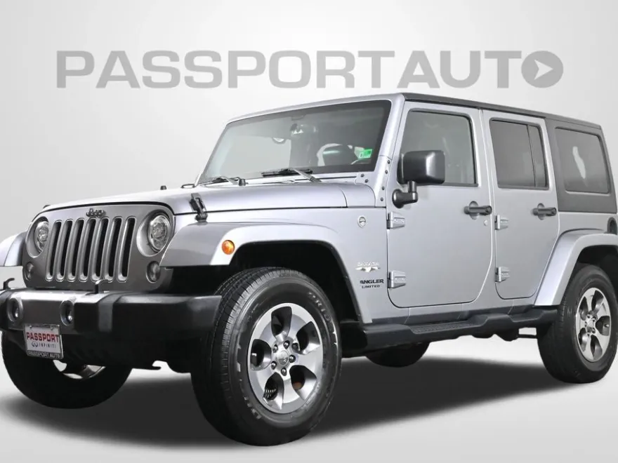 2017 Jeep Wrangler Unlimited Sahara photo 1
