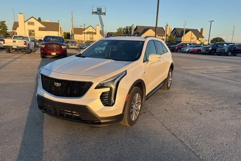 2023 Cadillac XT4 Sport photo 1