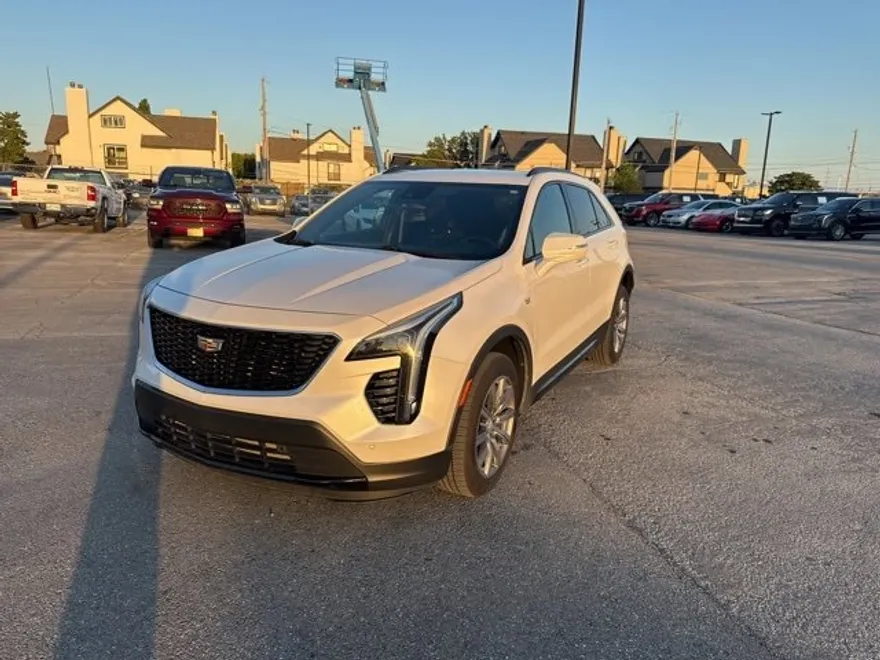 2023 Cadillac XT4 Sport photo 1