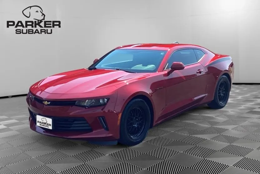 2017 Chevrolet Camaro 1LT photo 1