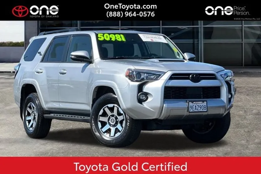 2023 Toyota 4Runner TRD Off-Road Premium photo 1