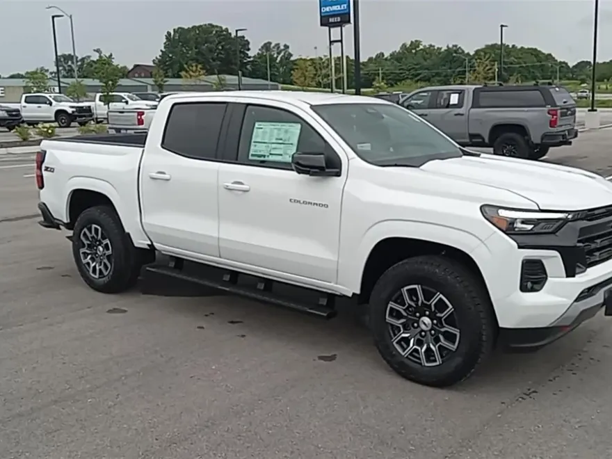 2026 Chevrolet Colorado Z71 photo 1
