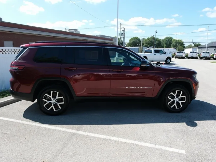 2024 Jeep Grand Cherokee Limited photo 1