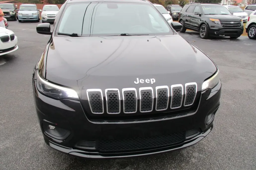 2019 Jeep Cherokee Latitude photo 1