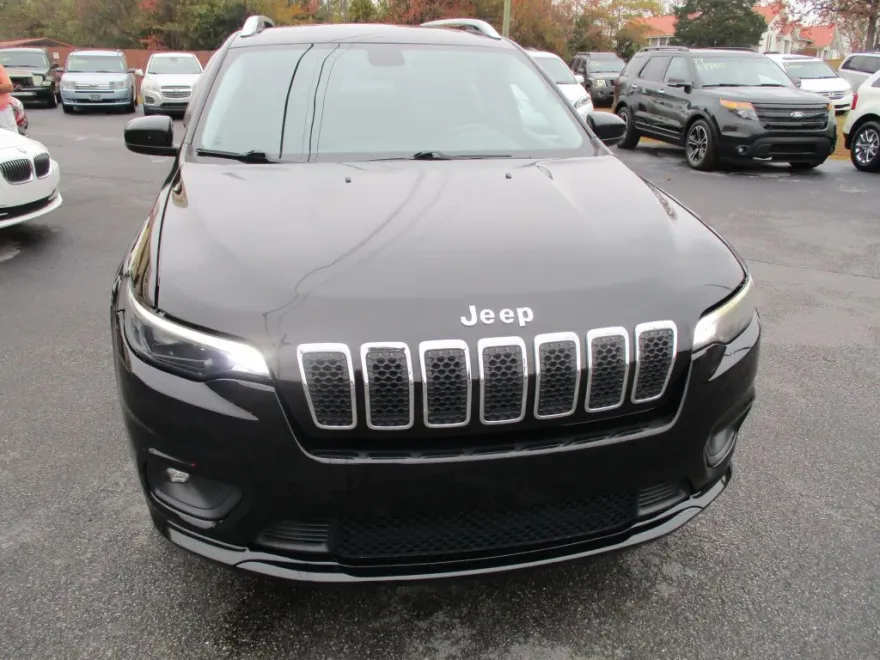 2019 Jeep Cherokee Latitude photo 1