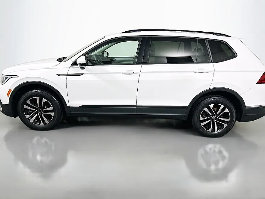 2022 Volkswagen Tiguan S photo 1
