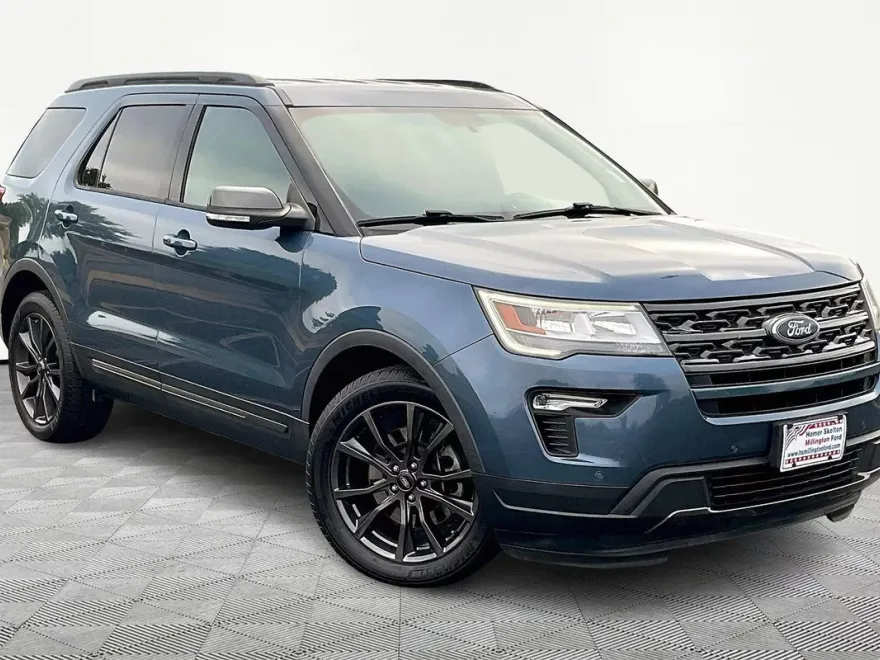 2018 Ford Explorer XLT photo 1