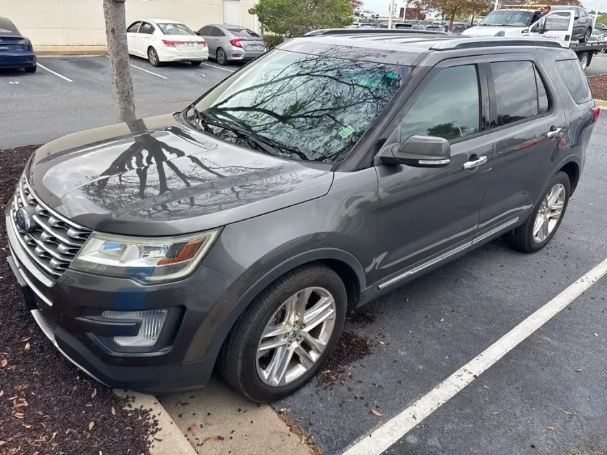 2016 Ford Explorer Limited photo 1