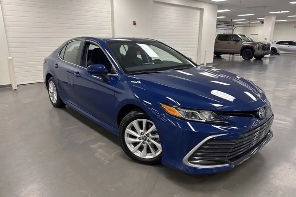 2024 Toyota Camry LE photo 1
