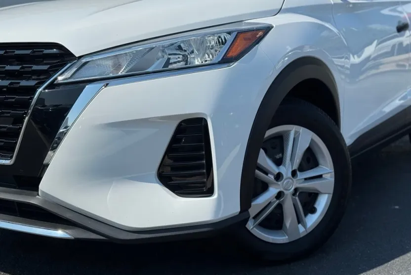 2024 Nissan Kicks S photo 1