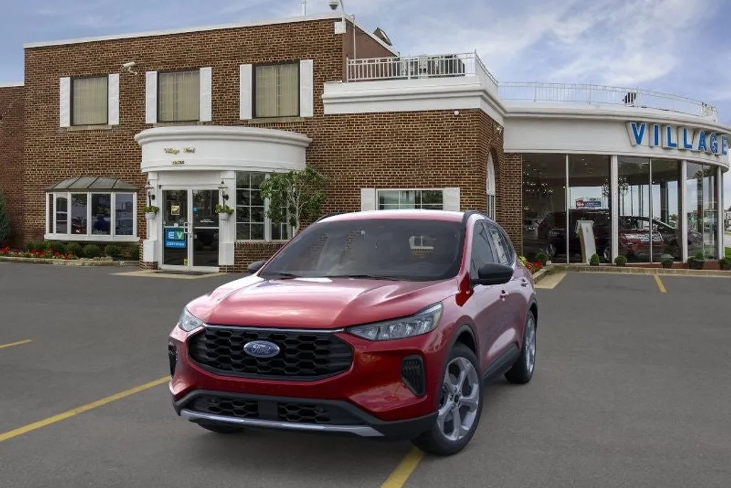 2025 Ford Escape ST-Line photo 1