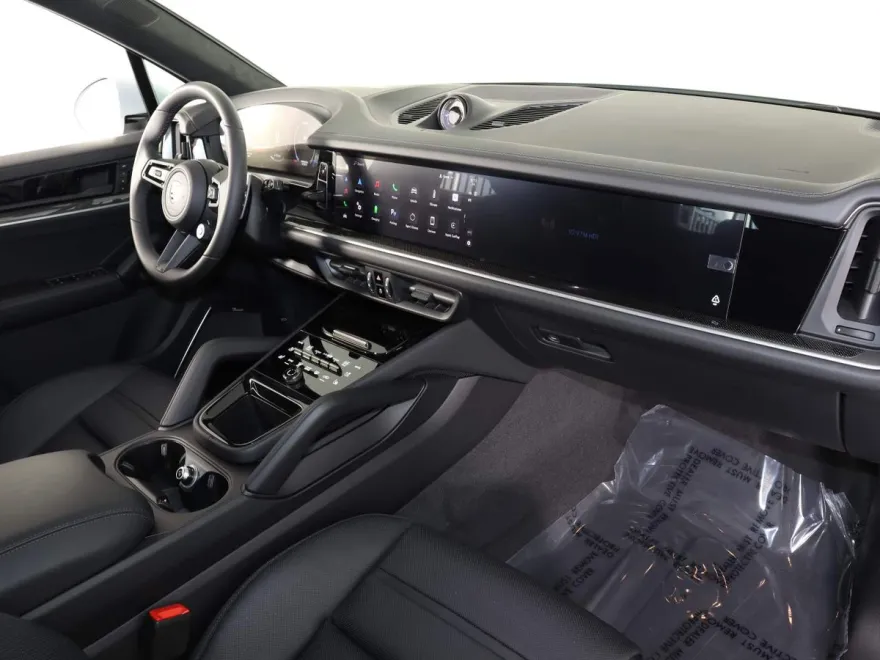 2025 Porsche Cayenne Turbo E-Hybrid photo 19