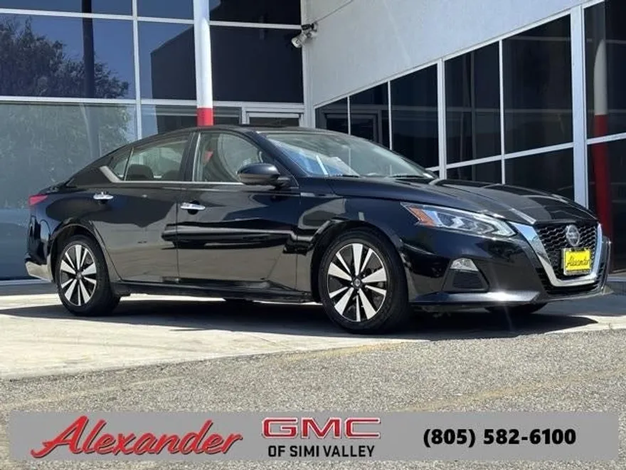 2022 Nissan Altima 2.5 SV photo 1