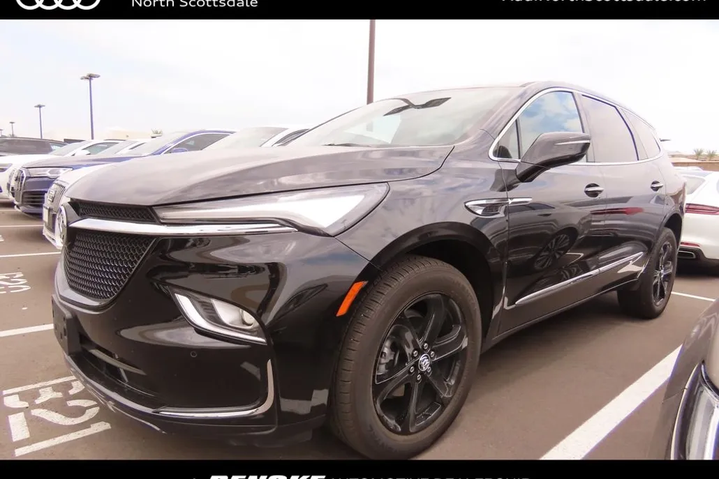 2023 Buick Enclave Essence photo 1
