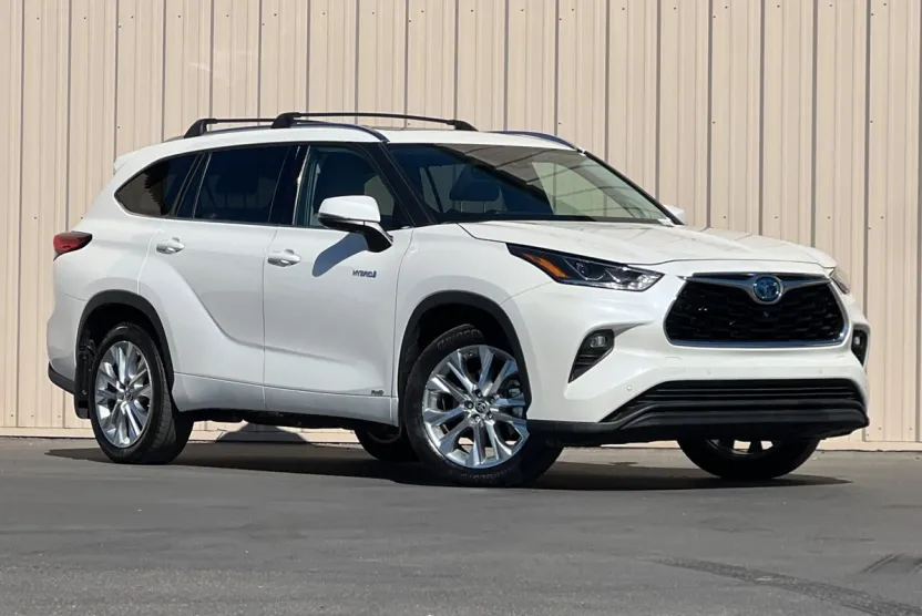 2021 Toyota Highlander Hybrid Limited photo 1