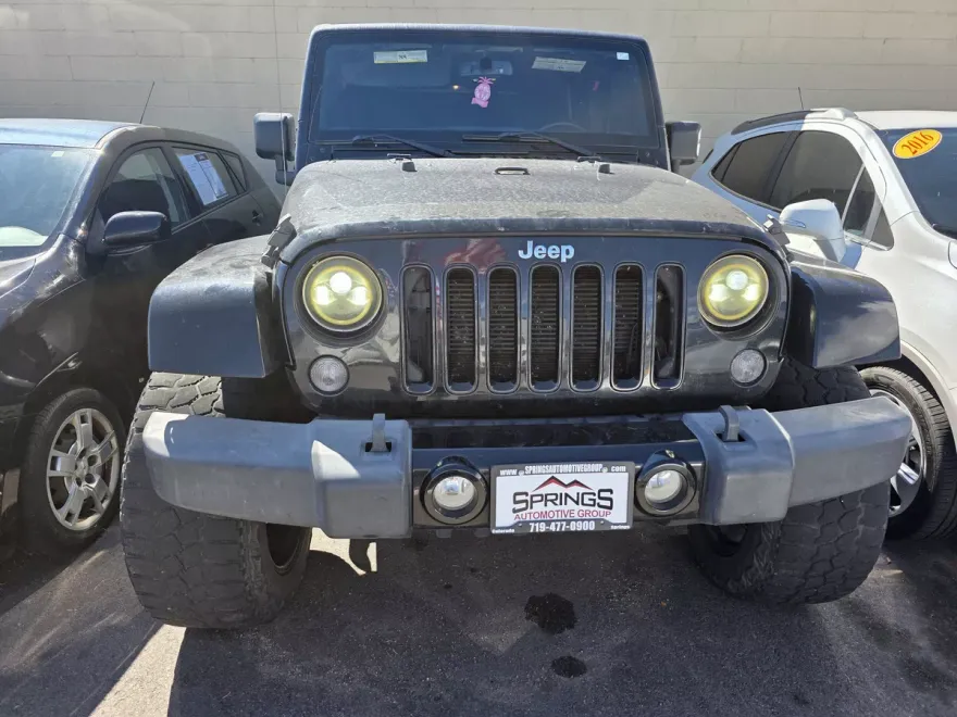 2017 Jeep Wrangler Unlimited Sahara photo 1