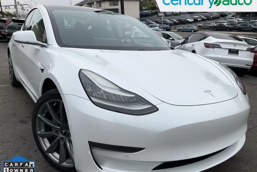 2019 Tesla Model 3 Long Range photo 1