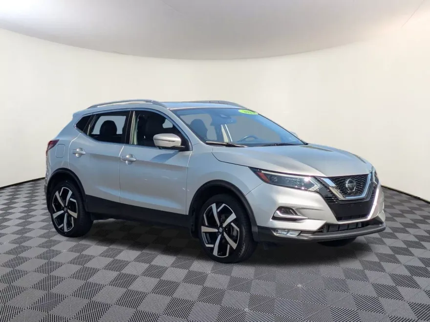 2022 Nissan Rogue Sport SL photo 1