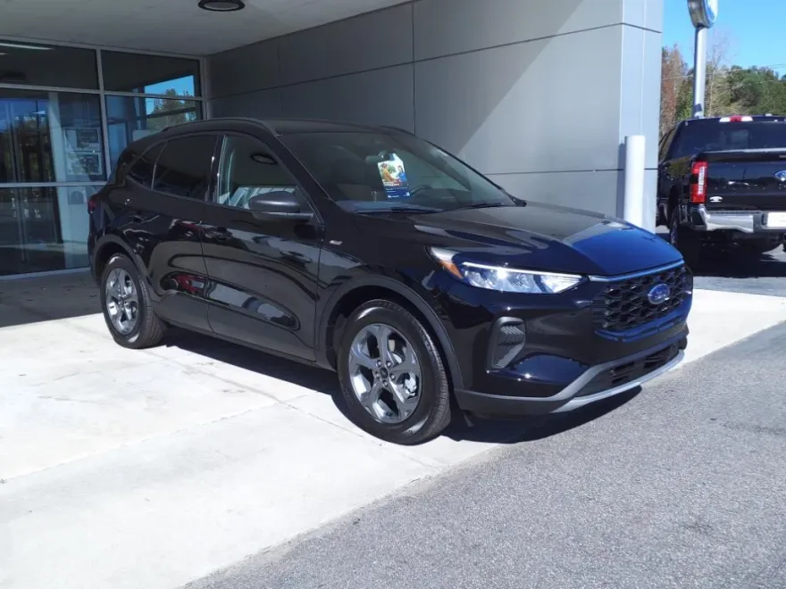 2025 Ford Escape ST-Line photo 1