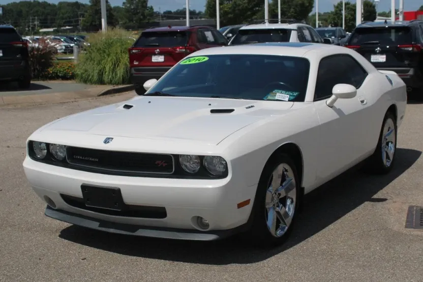 2010 Dodge Challenger R/T photo 1