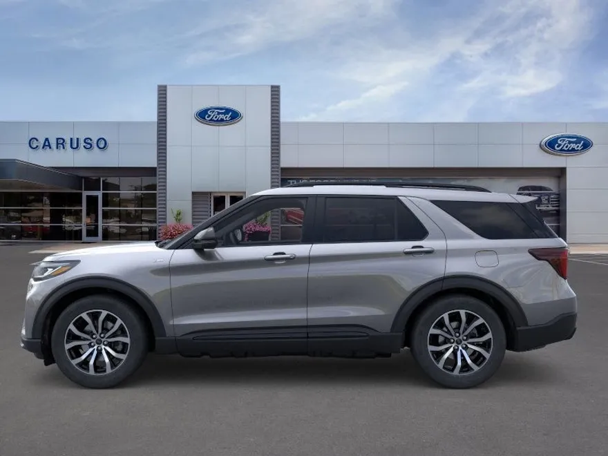 2025 Ford Explorer ST-Line photo 1