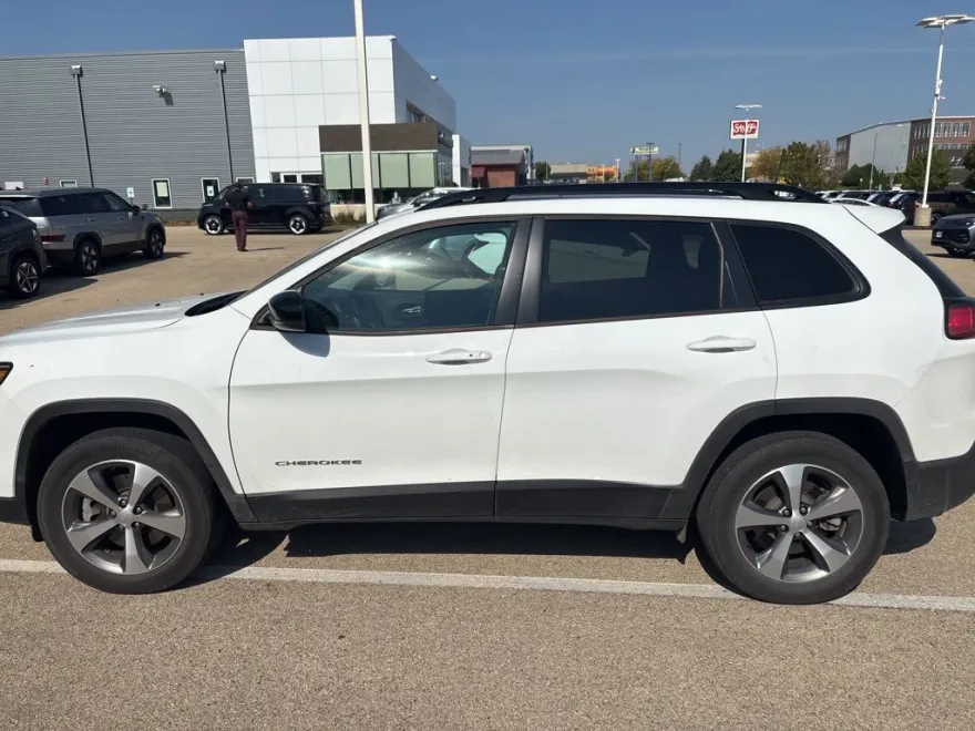 2022 Jeep Cherokee Limited photo 1