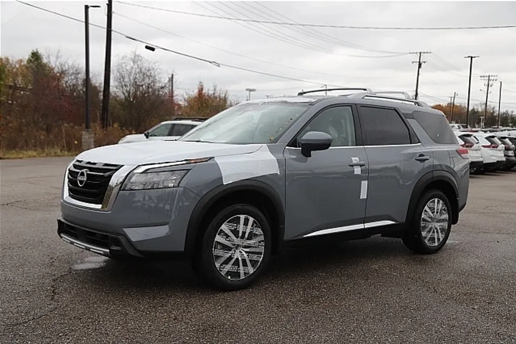 2025 Nissan Pathfinder Platinum photo 1