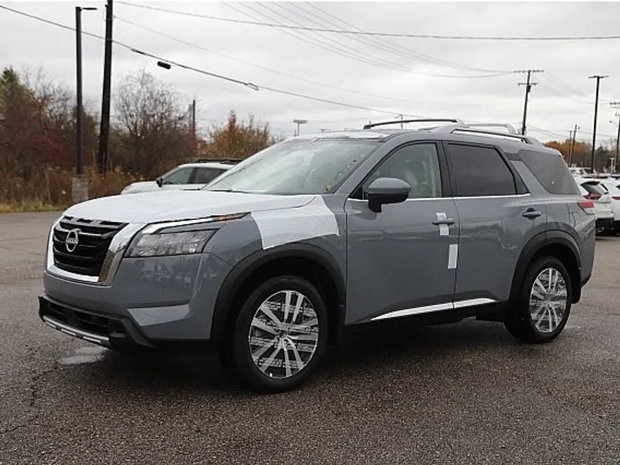 2025 Nissan Pathfinder Platinum photo 1