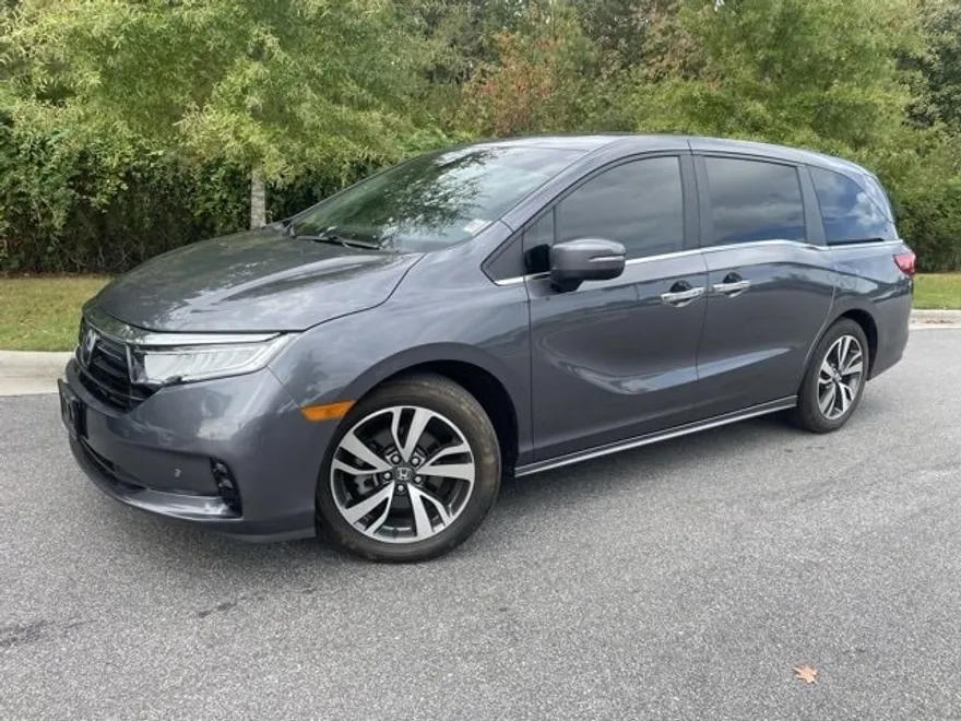 2023 Honda Odyssey Touring photo 1