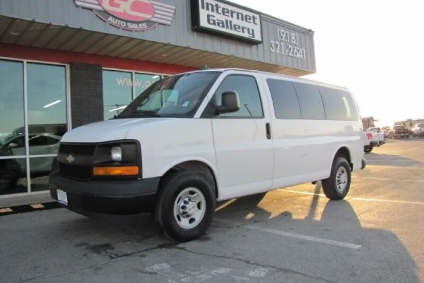 2017 Chevrolet Express Cargo Van photo 1
