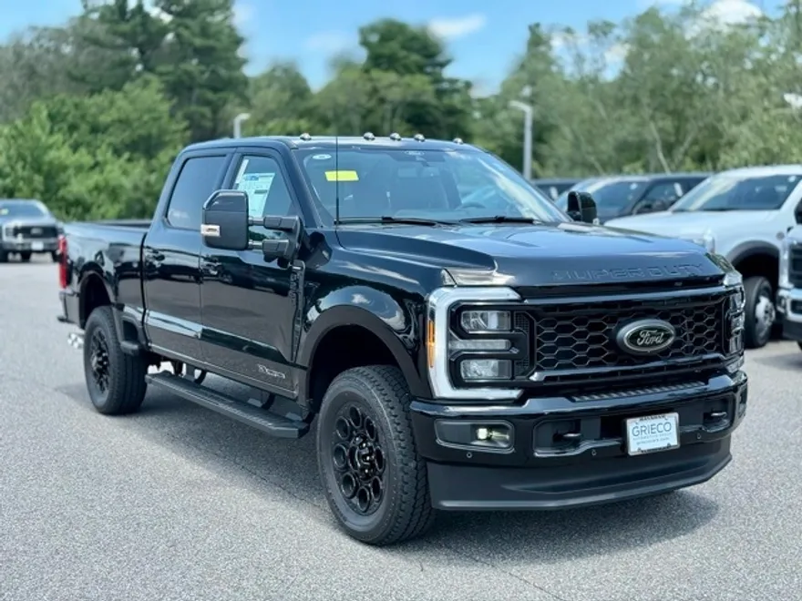 2025 Ford F-250 Lariat photo 1