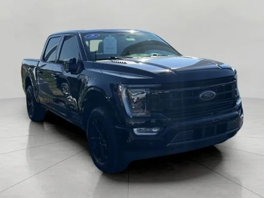 2023 Ford F-150 Platinum photo 1