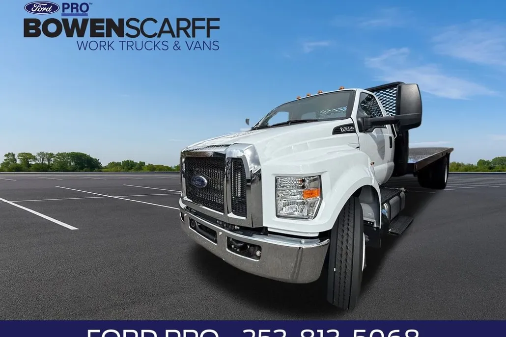 2025 Ford F-650 Base photo 1