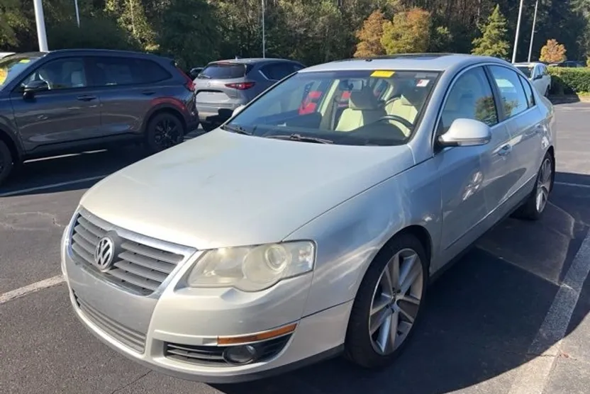 2010 Volkswagen Passat Komfort photo 1