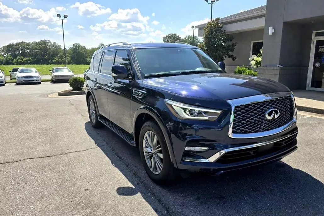 2021 Infiniti QX80 Luxe photo 1
