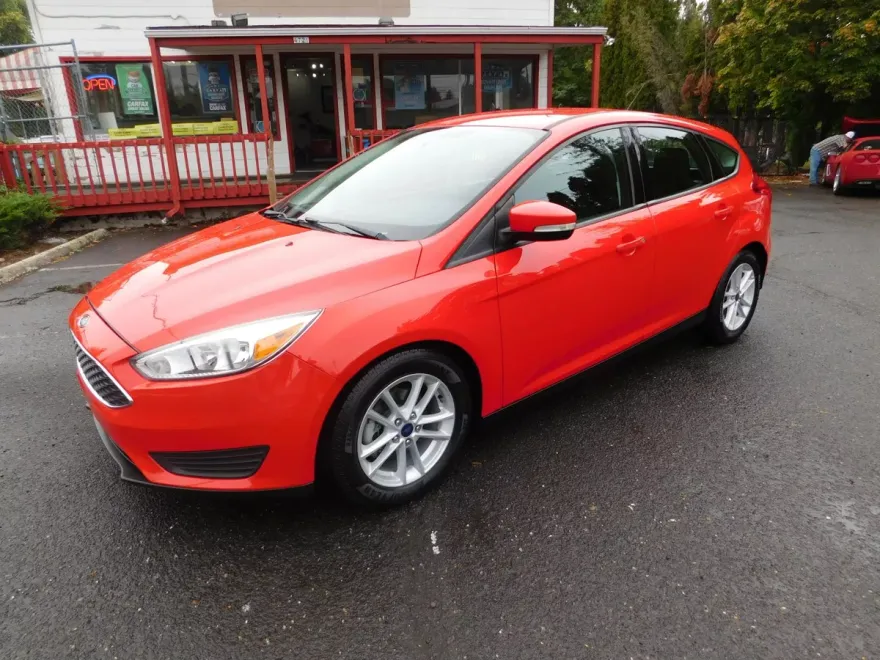2017 Ford Focus SE photo 1