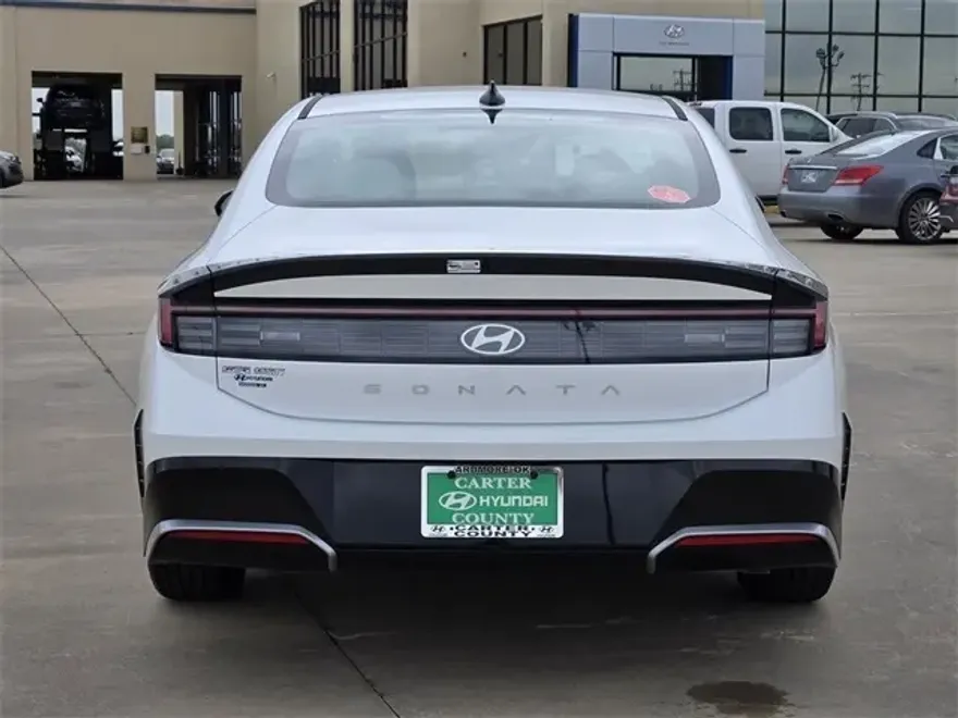 2025 Hyundai Sonata SEL photo 6