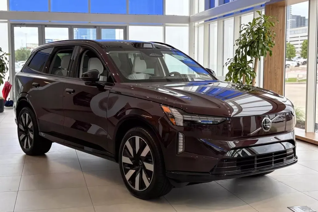 2025 Volvo EX90 Twin Motor Plus photo 1
