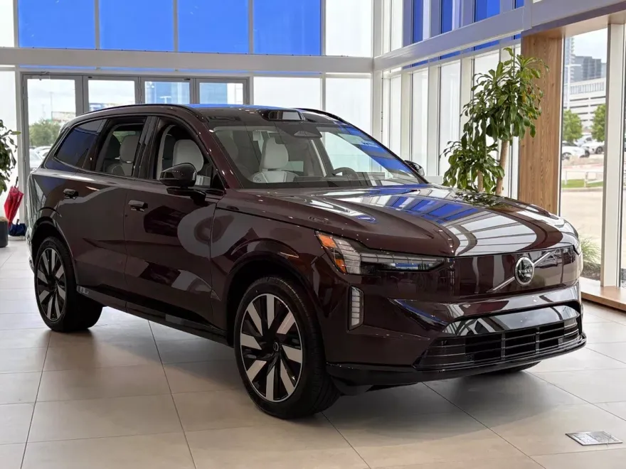 2025 Volvo EX90 Twin Motor Plus photo 1