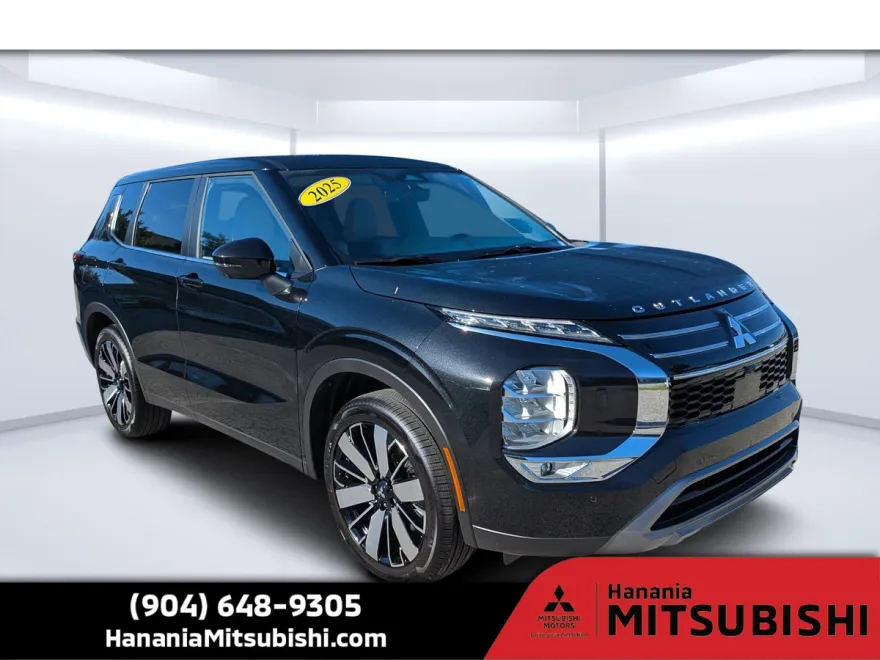 2025 Mitsubishi Outlander SE photo 1