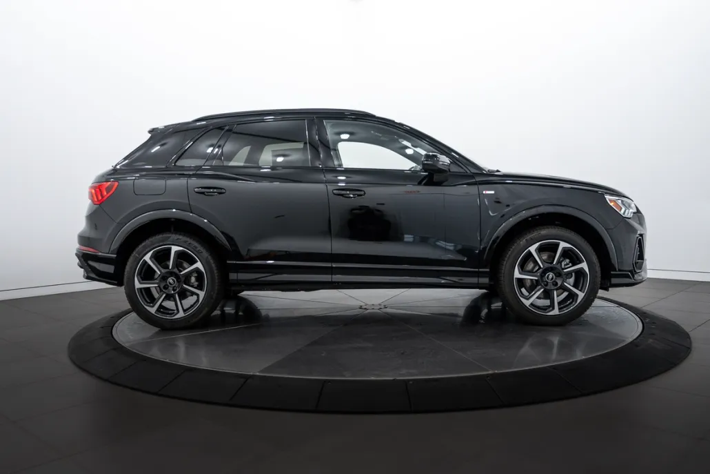 2025 Audi Q3 S line Premium Plus photo 1