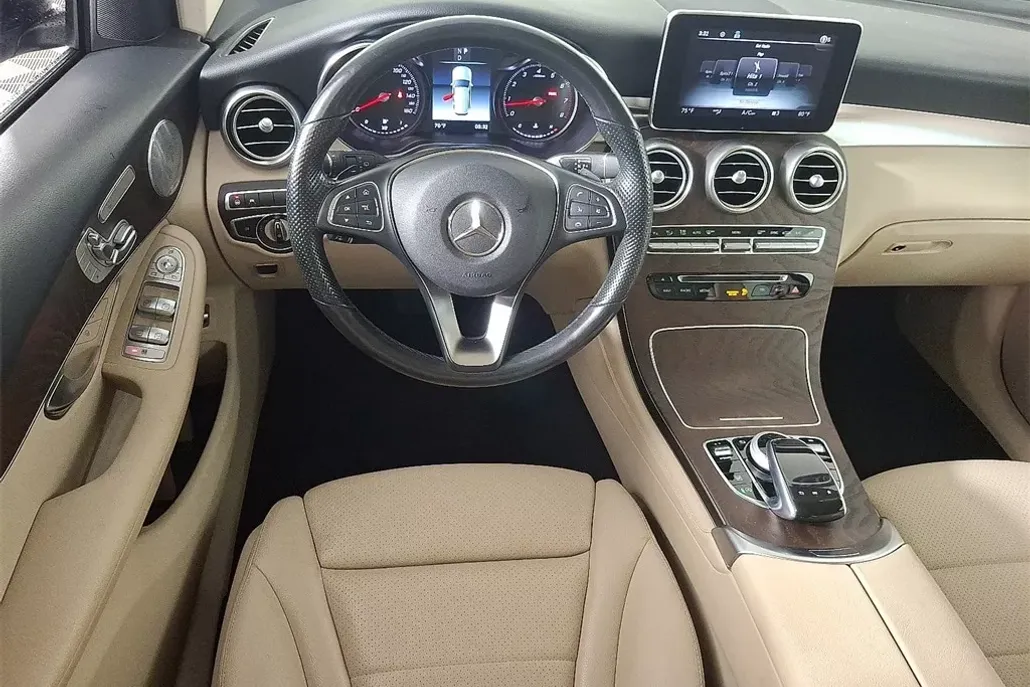 2019 Mercedes Benz GLC 300 4MATIC photo 1