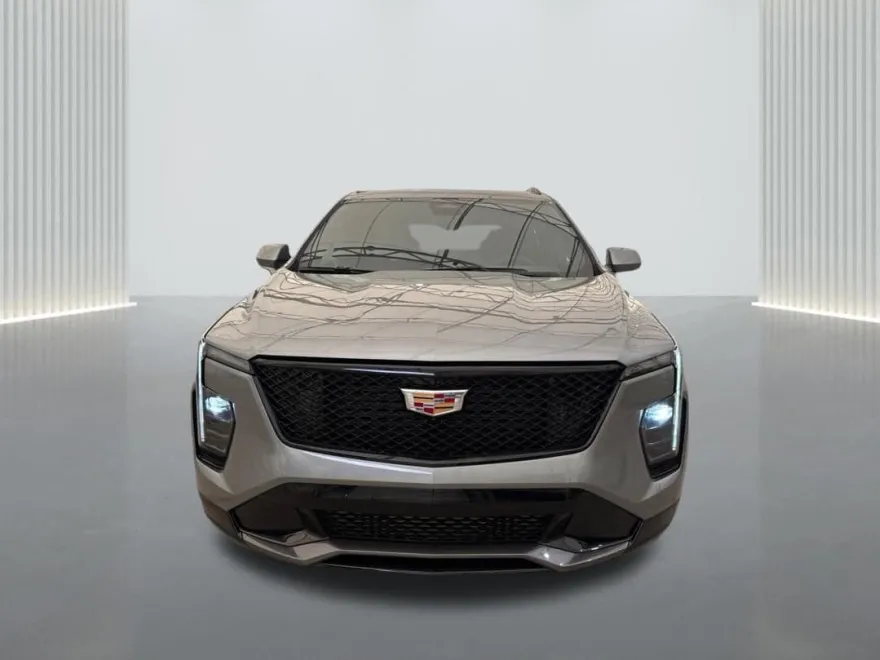 2025 Cadillac XT4 Sport photo 2