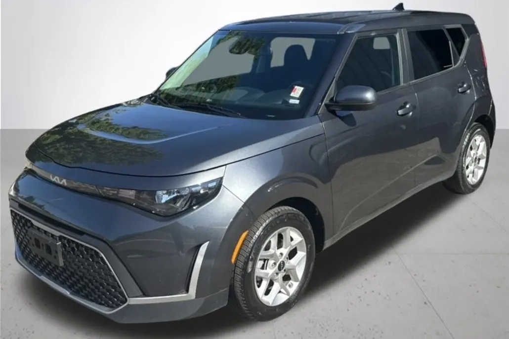 2023 Kia Soul LX photo 1