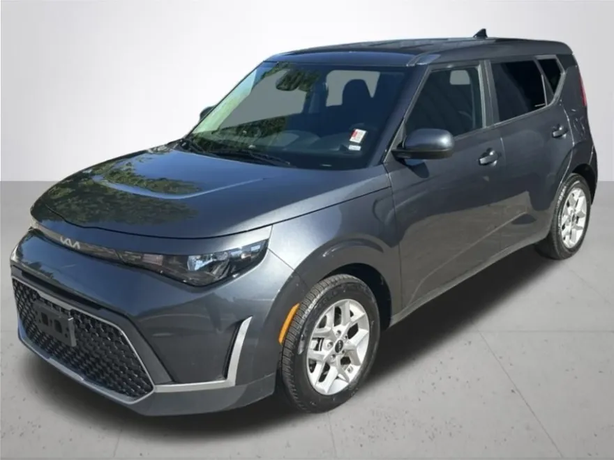 2023 Kia Soul LX photo 1